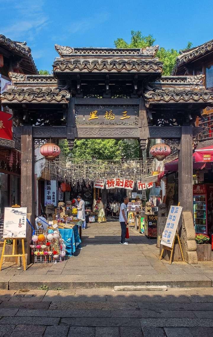 数九寒天!双河古道温泉喊你来泡温泉、赏百花~
