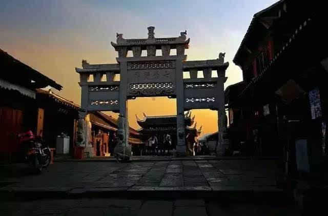 人报甘头条 | 11960面定日镜全部安装完成 甘肃在建单机规模最大塔式光热项目加速推进